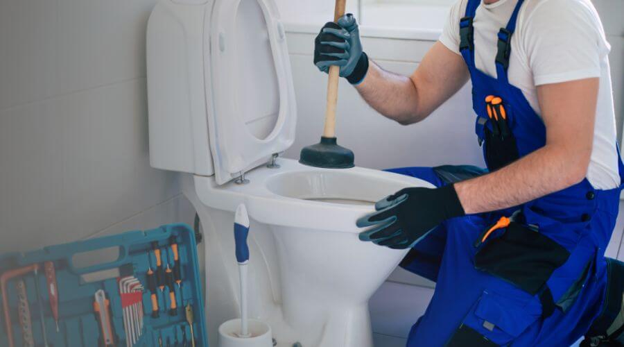 Expert burst pipe repair services in Wapakoneta, OH
